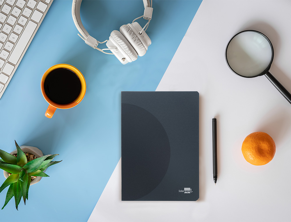 LIBRETA LIDERPAPEL 360 TAPA DE PLASTICO A5 48 HOJAS 90GR 5MM CON DOBLE MARGEN TAPA NEGRA