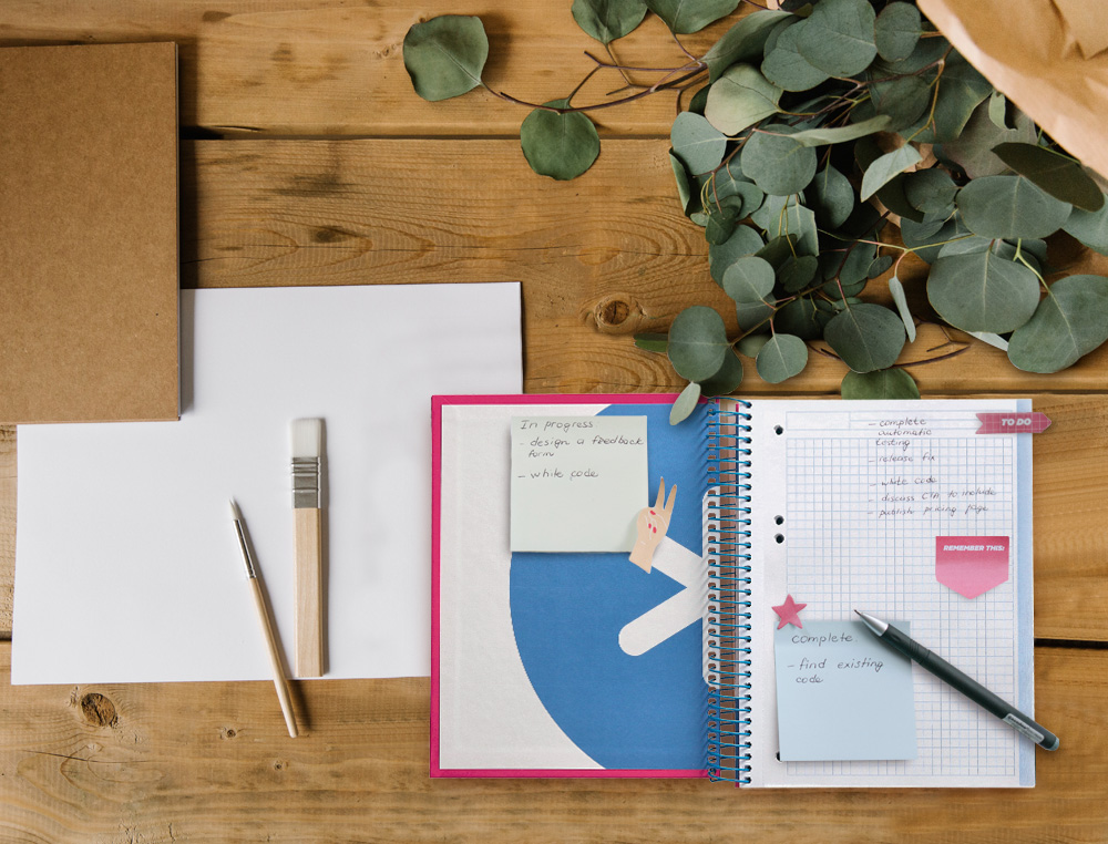 CUADERNO ESPIRAL A5 MICRO ANTARTIK TAPA FORRADA 120H 90 GR CUADRO 5MM 5 BANDA S 6 TALADROS COLOR ROSA